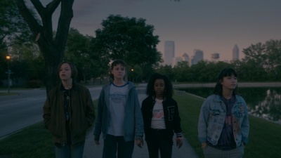 Paper_Girls_S01E02_mp43992.jpg