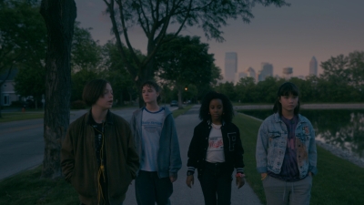 Paper_Girls_S01E02_mp44004.jpg