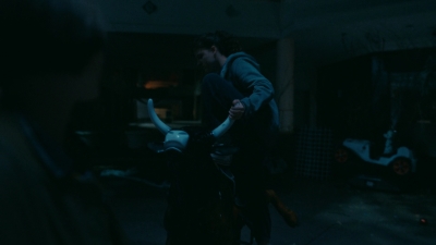 Paper_Girls_S01E02_mp44339.jpg