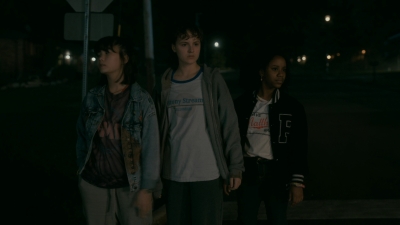 Paper_Girls_S01E03_mp44872.jpg