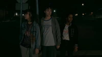 Paper_Girls_S01E03_mp44873.jpg