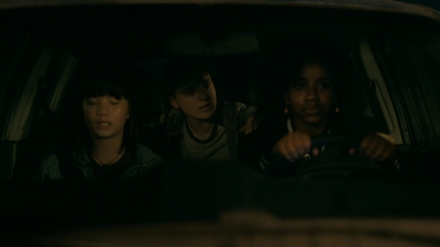 Paper_Girls_S01E03_mp45688.jpg