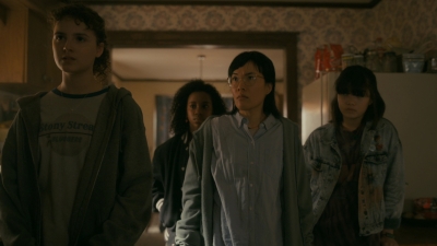 Paper_Girls_S01E03_mp46174.jpg