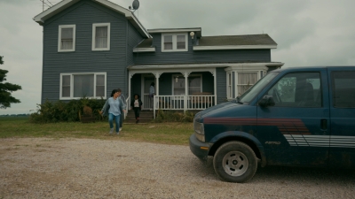 Paper_Girls_S01E03_mp46413.jpg