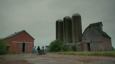Paper_Girls_S01E03_mp46482.jpg