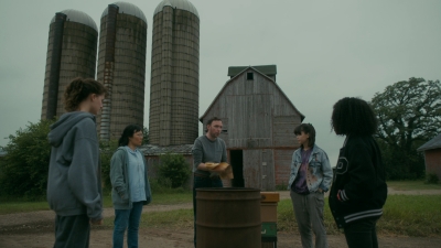 Paper_Girls_S01E03_mp46496.jpg