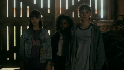 Paper_Girls_S01E03_mp46674.jpg
