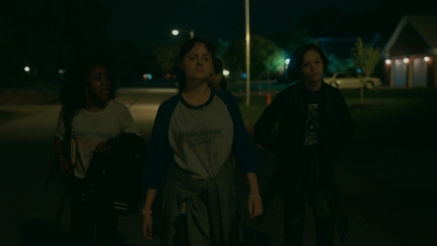 Paper_Girls_S01E05_mp41721.jpg