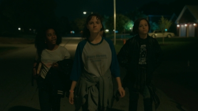 Paper_Girls_S01E05_mp41722.jpg