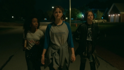 Paper_Girls_S01E05_mp41723.jpg