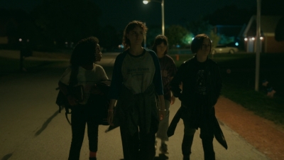 Paper_Girls_S01E05_mp41728.jpg