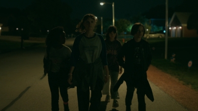 Paper_Girls_S01E05_mp41729.jpg