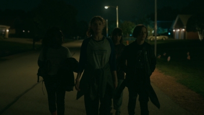Paper_Girls_S01E05_mp41731.jpg